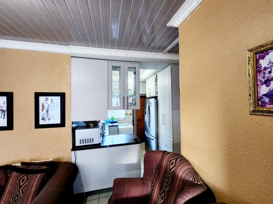 2 Bedroom Property for Sale in Tlhabane West North West